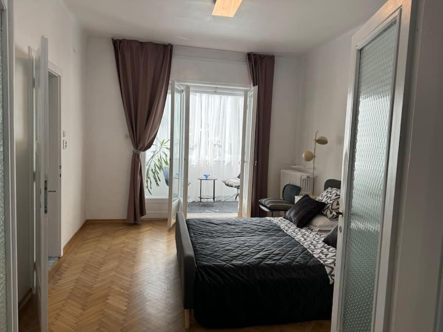 Airy & Beautiful Downtown Apartment Bucharest Exterior photo